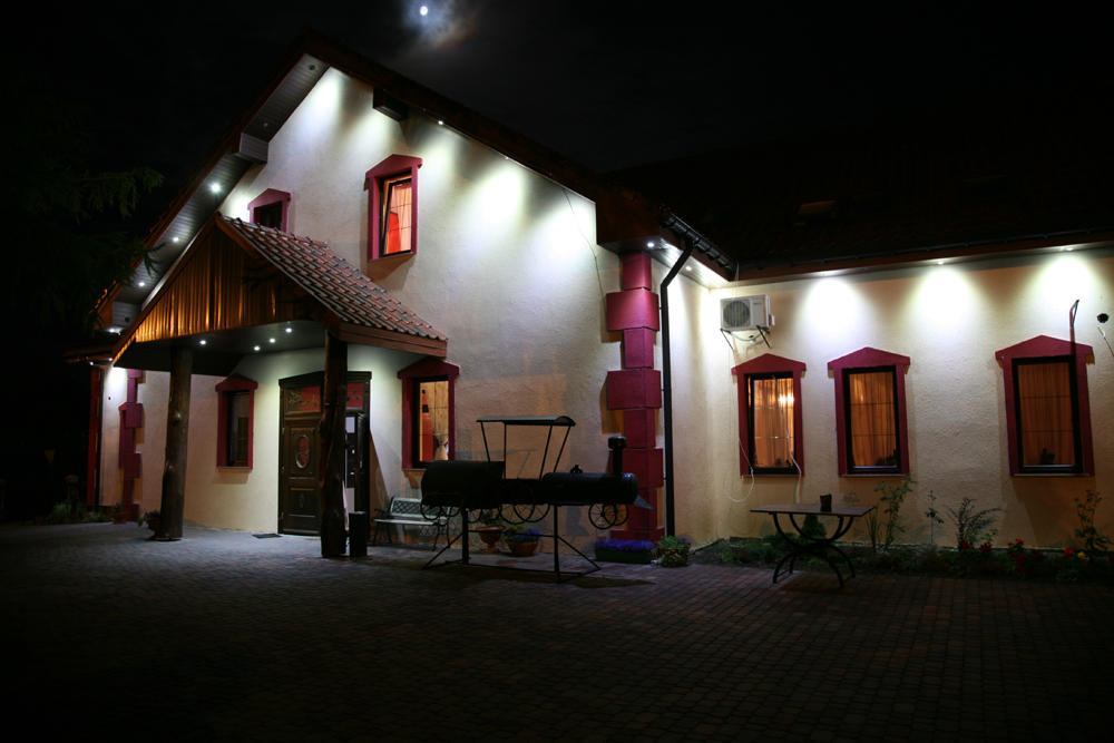 Bed and Breakfast Pensjonat Agroturystyczny Pod Modrzewiem Florczaki Exterior foto